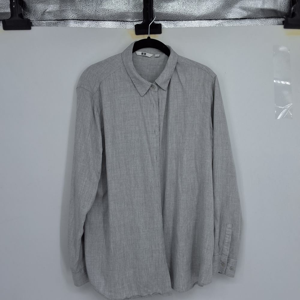 Uniqlo Classic Gray Button-Down Shirt
